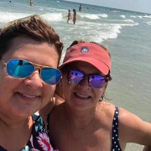 Meet your Posher, Leslie